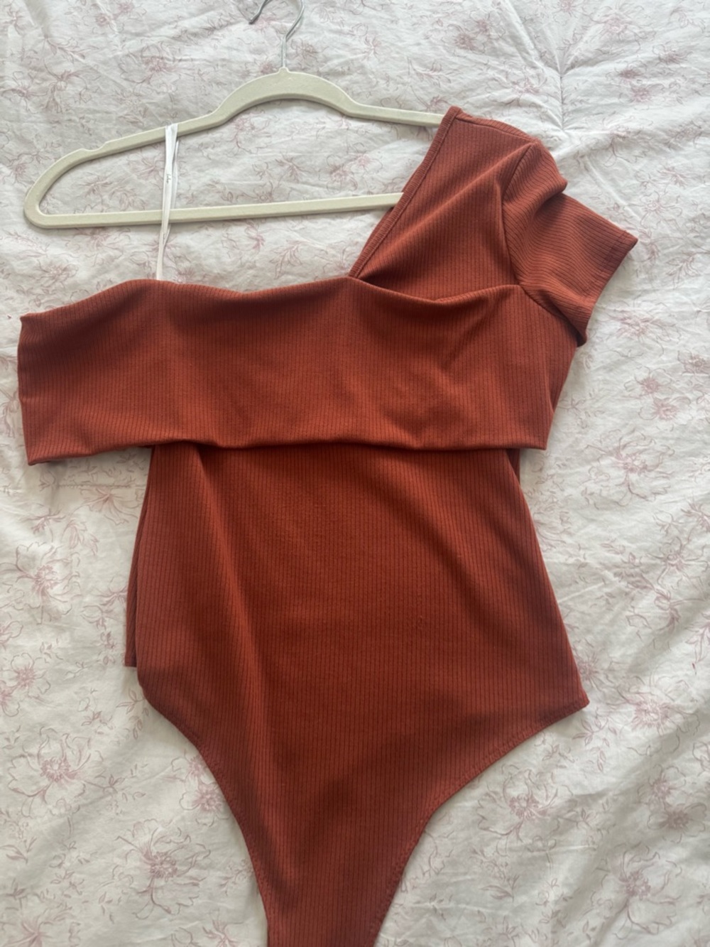 Lulu's Rust One-Shoulder Ribbed Bodysuit - Picture 2 of 3